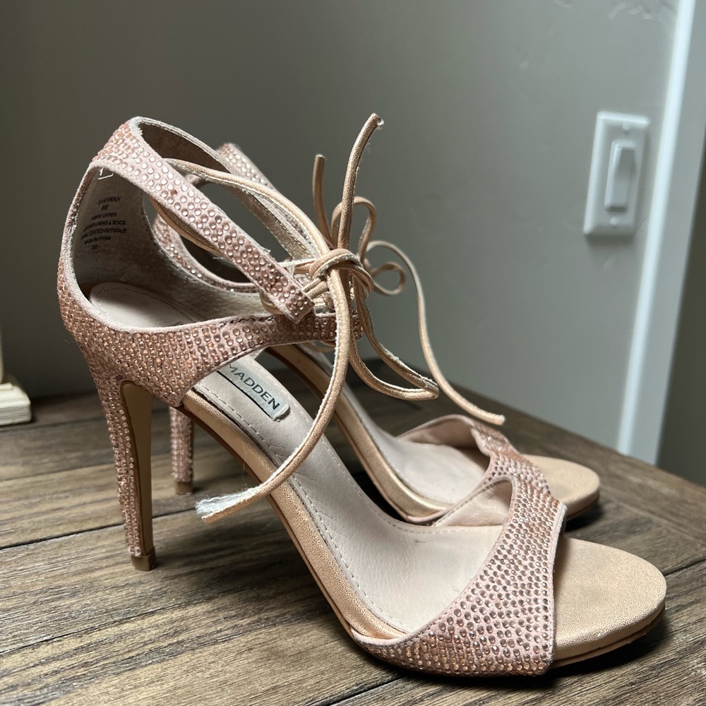 Steve Madden Blush Textured Heels